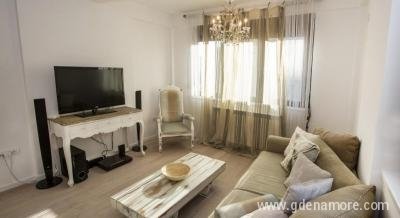 Stan u Budvi, 200m od mora, Privatunterkunft im Ort Budva, Montenegro