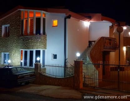 Apartmani Aro, частни квартири в града Dobre Vode, Черна Гора