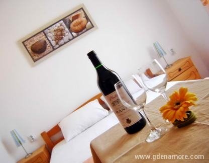 Vila Maris, privatni smeštaj u mestu Petrovac, Crna Gora