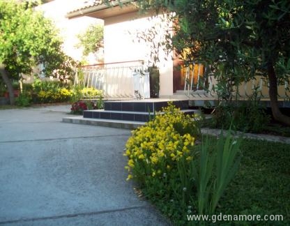 Apartmani Rašović Kumbor, private accommodation in city Kumbor, Montenegro