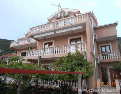 Apartmani Tre Sorelle, logement privé à Kumbor, Monténégro - apartmani na moru