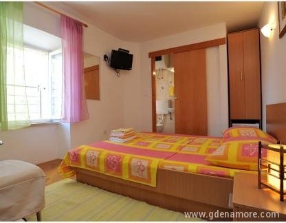 Apartman & sobe Žaknić, частни квартири в града Korčula, Хърватия - soba 2 City center