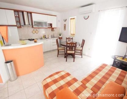 Apartmani Kozlica Sevid, Privatunterkunft im Ort Trogir, Kroatien - Apartmani A2+2