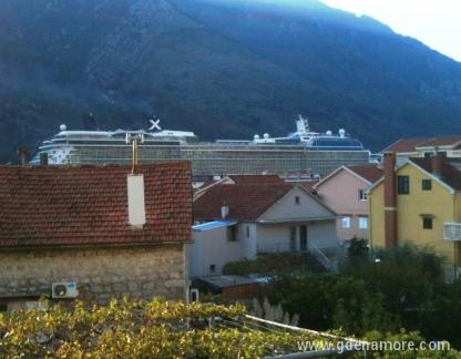 apartmani mrdjenoviv M&M2, alloggi privati a Dobrota, Montenegro