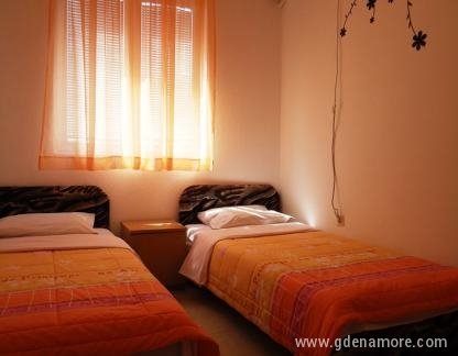 Restoran-pansion Galeb, Magán szállás a községben Dobre Vode, Montenegró
