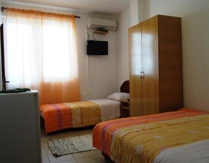 Restoran-pansion Galeb, Magán szállás a községben Dobre Vode, Montenegró