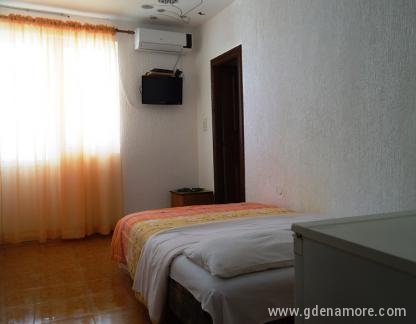 Restoran-pansion Galeb, Magán szállás a községben Dobre Vode, Montenegró