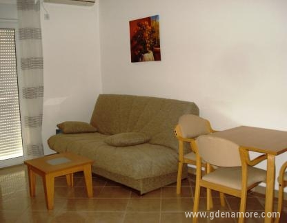 Sun Villag, Petricija, zasebne nastanitve v mestu Djenović, Črna gora