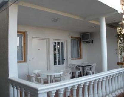 Milosavljevic Apartmani, logement privé à Dobre Vode, Monténégro