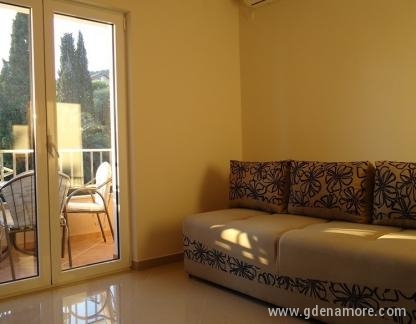 Apartmani Krivokapic, private accommodation in city Kumbor, Montenegro