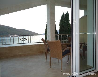 Apartmani Krivokapic, alloggi privati a Kumbor, Montenegro