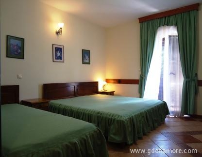 Apartmani Maslina, частни квартири в града Herceg Novi, Черна Гора