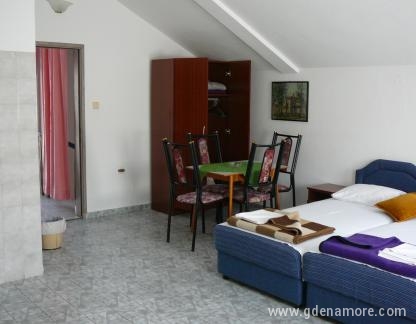 Vila , logement privé à Budva, Monténégro - Avuko budva, veliki studio