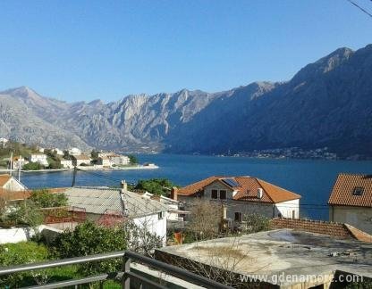 Apartments Lobov, privatni smeštaj u mestu Prčanj, Crna Gora - pogled sa terase