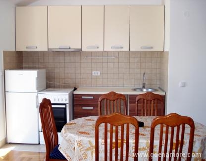 Vila dolina SUNCA, Privatunterkunft im Ort Buljarica, Montenegro