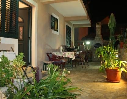 apartmani kod ljilje, private accommodation in city Baošići, Montenegro