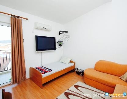 Apartmani Kosta, Privatunterkunft im Ort Šušanj, Montenegro