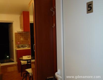 Apartmani Kilibarda, privatni smeštaj u mestu Herceg Novi, Crna Gora