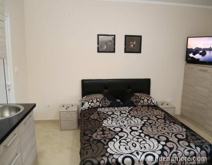 Apartmani Piano, private accommodation in city Utjeha, Montenegro