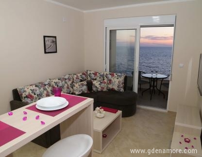 Apartmani Piano, private accommodation in city Utjeha, Montenegro