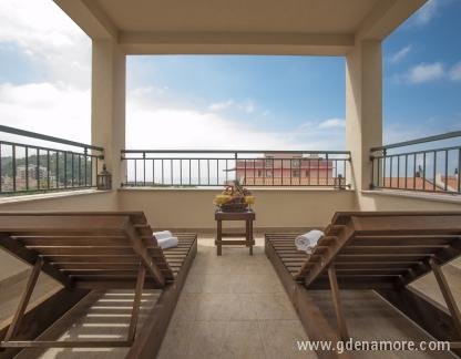 Guest House Medin , alloggi privati a Petrovac, Montenegro