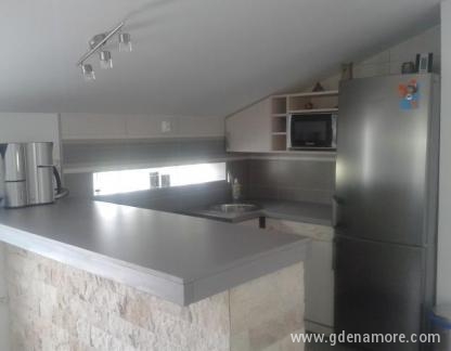 apartman,sobe sa kupatilom, ενοικιαζόμενα δωμάτια στο μέρος Sutomore, Montenegro