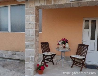 Apartamani Draskovic, частни квартири в града Kotor, Черна Гора