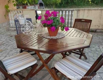 Apartamani Draskovic, частни квартири в града Kotor, Черна Гора