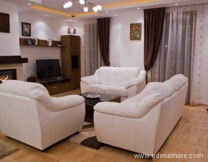 Apartmani Villa MIlica, privatni smeštaj u mestu Djenović, Crna Gora - dnevni boravak