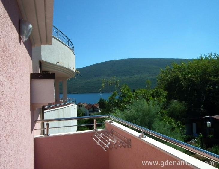 velika terasa sa pogledom na more