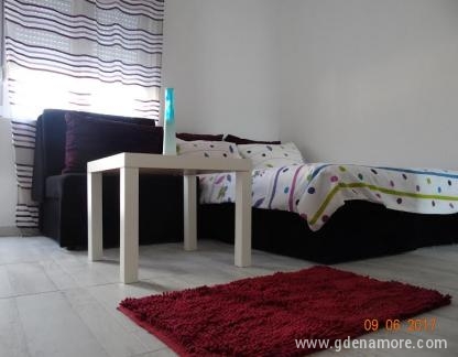 Tivat apartmani, частни квартири в града Tivat, Черна Гора