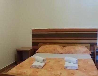 Studio apartmani Petkovic, alloggi privati a Tivat, Montenegro