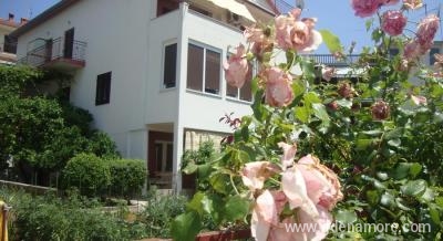 Apartmani Rubinić Jelsa, Privatunterkunft im Ort Hvar Jelsa, Kroatien