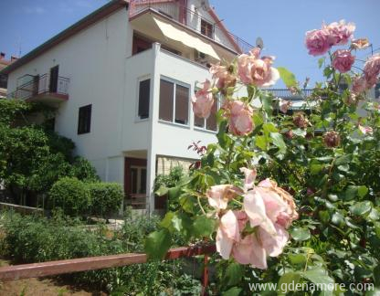 Apartmani Rubinić Jelsa, alloggi privati a Hvar Jelsa, Croazia - kuća