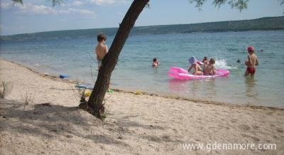 apartmani LORA, Privatunterkunft im Ort Posedarje, Kroatien