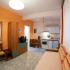 SEAVIEW Apartment-Hotel, частни квартири в града Nea Potidea, Гърция - Livingroom with kitchen