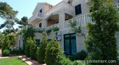 Apartmani Šantić, Privatunterkunft im Ort Postira, Kroatien
