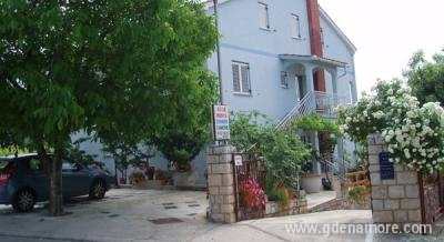 Apartmani Orbanić, Privatunterkunft im Ort Cres, Kroatien