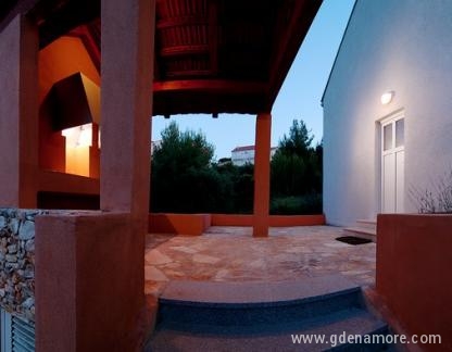Apartman Daniela, Privatunterkunft im Ort Sutivan, Kroatien - Outside area