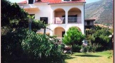 Apartmani Markovic, Privatunterkunft im Ort Prčanj, Montenegro