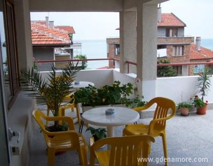 Дом  Костандара**, private accommodation in city Pomorie, Bulgaria - тераса