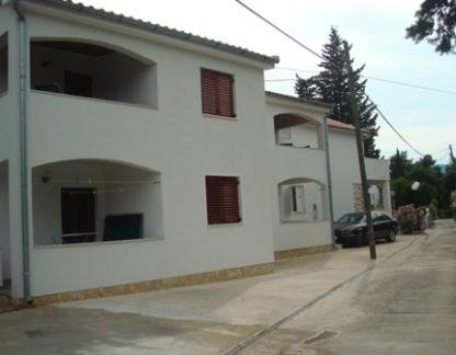 APARTMANI BAGARIĆ, Частный сектор жилья Стариград, Хорватия