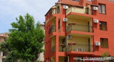Семеен хотел Виктория, частни квартири в града Sozopol, България