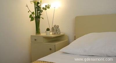 Apartmani Kastelan, Privatunterkunft im Ort Omiš, Kroatien