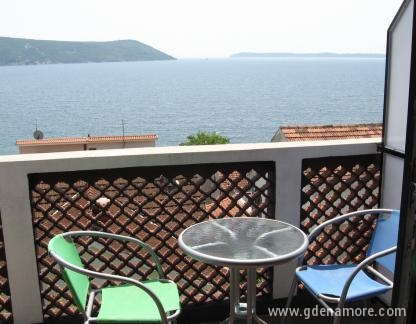 Savina, Частный сектор жилья Херцег Нови, Черногория - Balkon na spratu