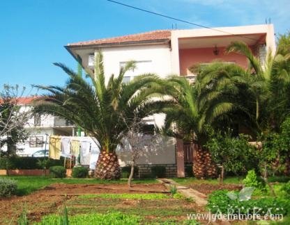 Apartmani Jabuka, alloggi privati a Tribunj, Croazia - jabuka 1