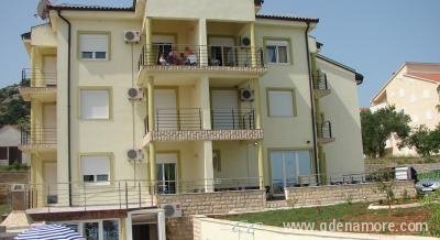 APARTMANI &#34;LUKA&#34;, Privatunterkunft im Ort Tkon, Kroatien