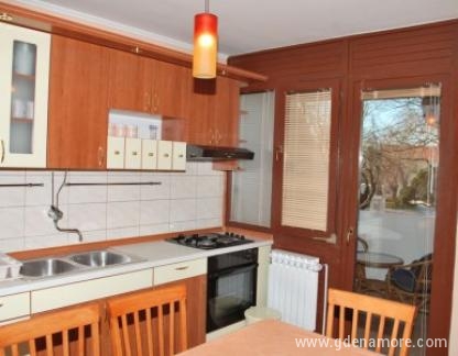 Apartman ADRIANA -A2, Privatunterkunft im Ort Biograd, Kroatien - Apartman