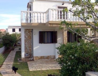 Apartman Povljana Komar Pag, privatni smeštaj u mestu Pag Povljana, Hrvatska - Objekt