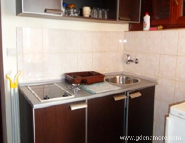 kuhinja apartmana1